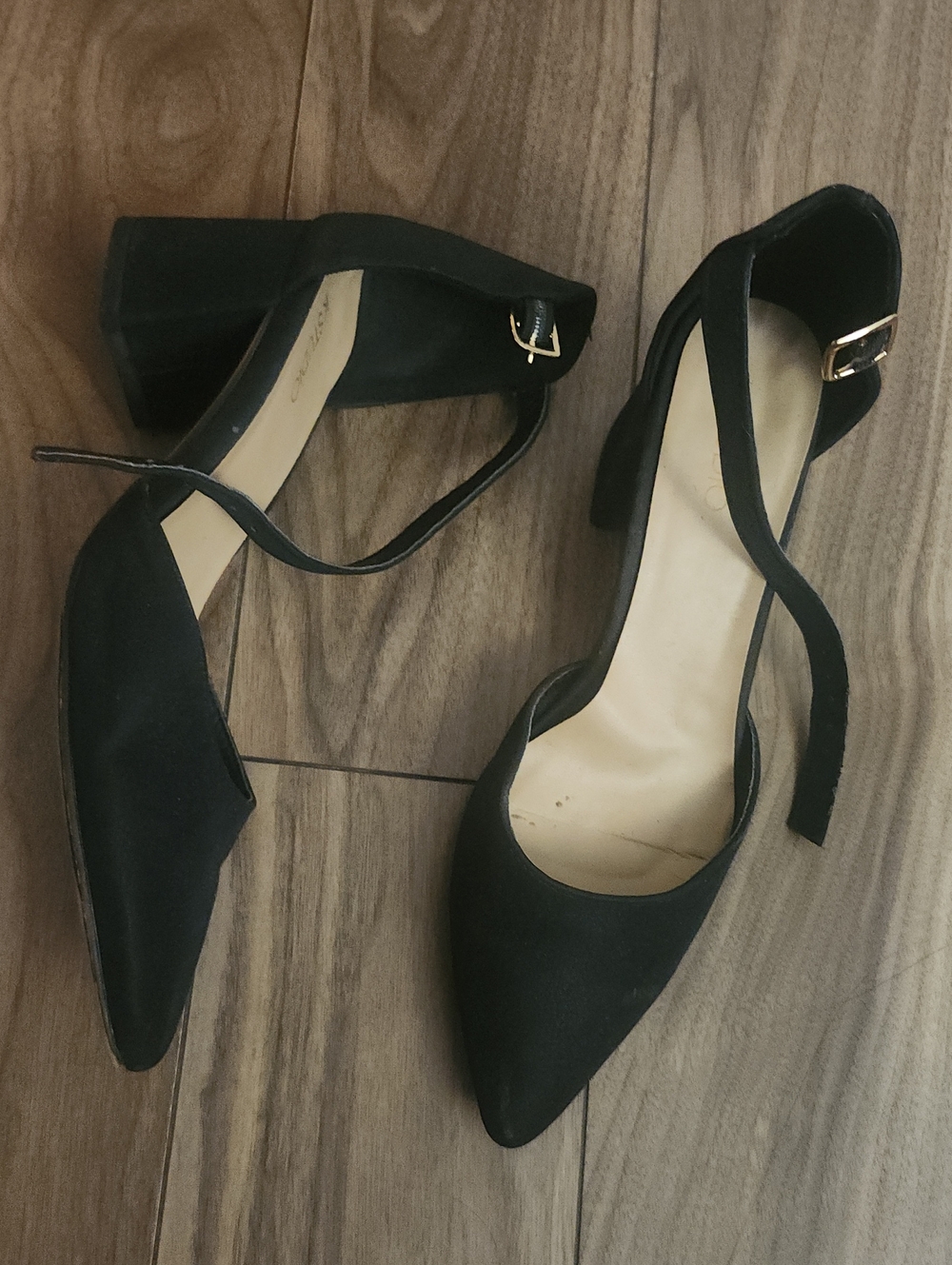 🔥 Black Pointed-Toeg Ankle-Strap Block Heel Pumps